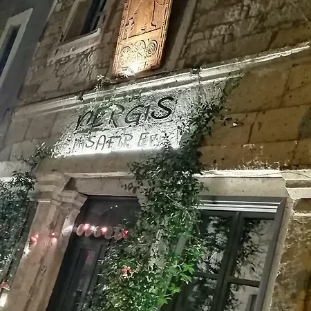 Nergis Misafirevi Pensión